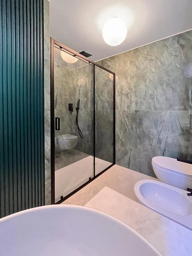 Yls Luxury Suites Milano 0*,  Italia